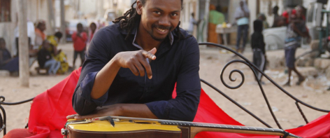 Hervé Samb et sa guitare